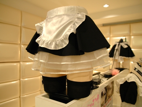 メイドの下半身型パソコンケース.jpg